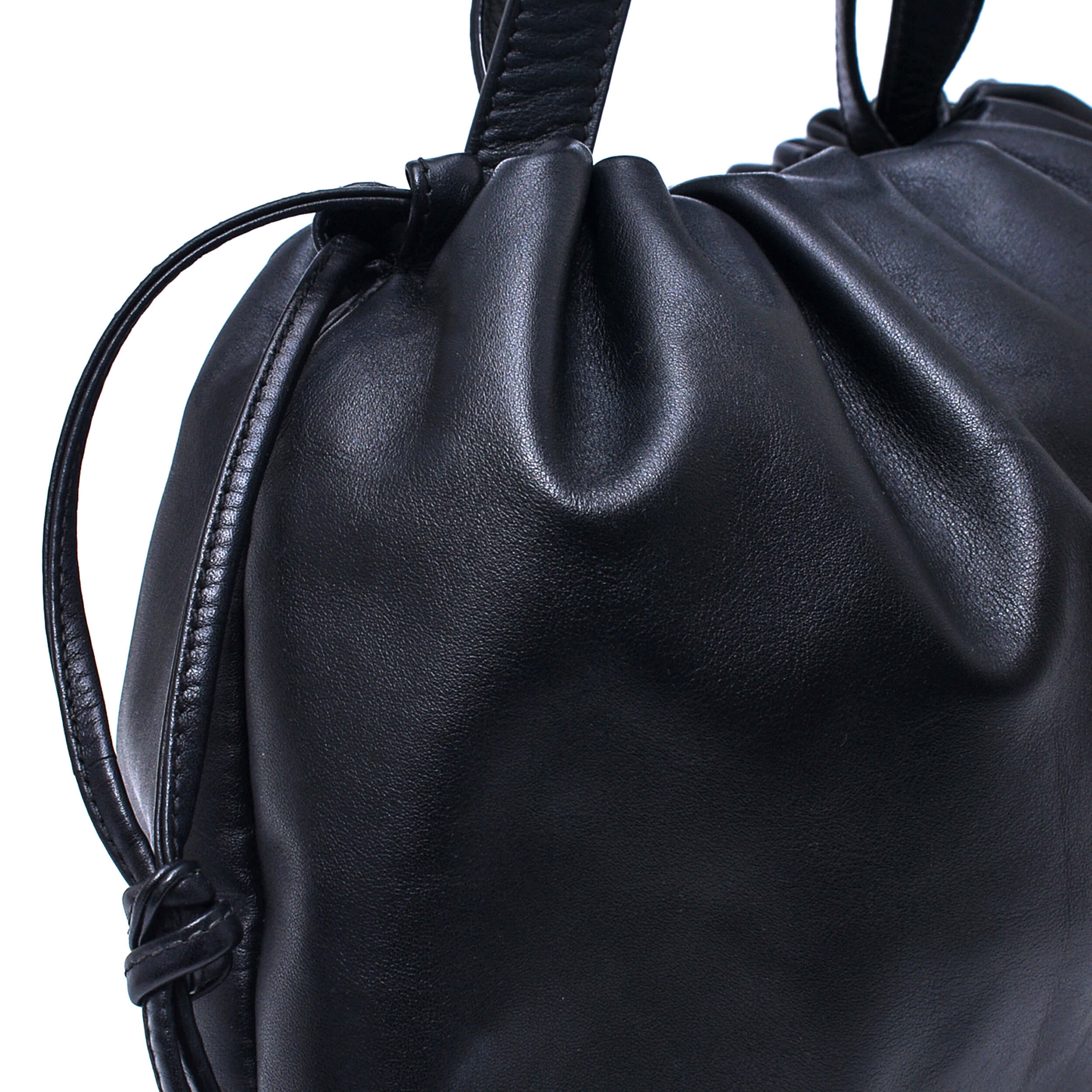 Bottega Veneta - Black Leather Medium The Bulb Bag